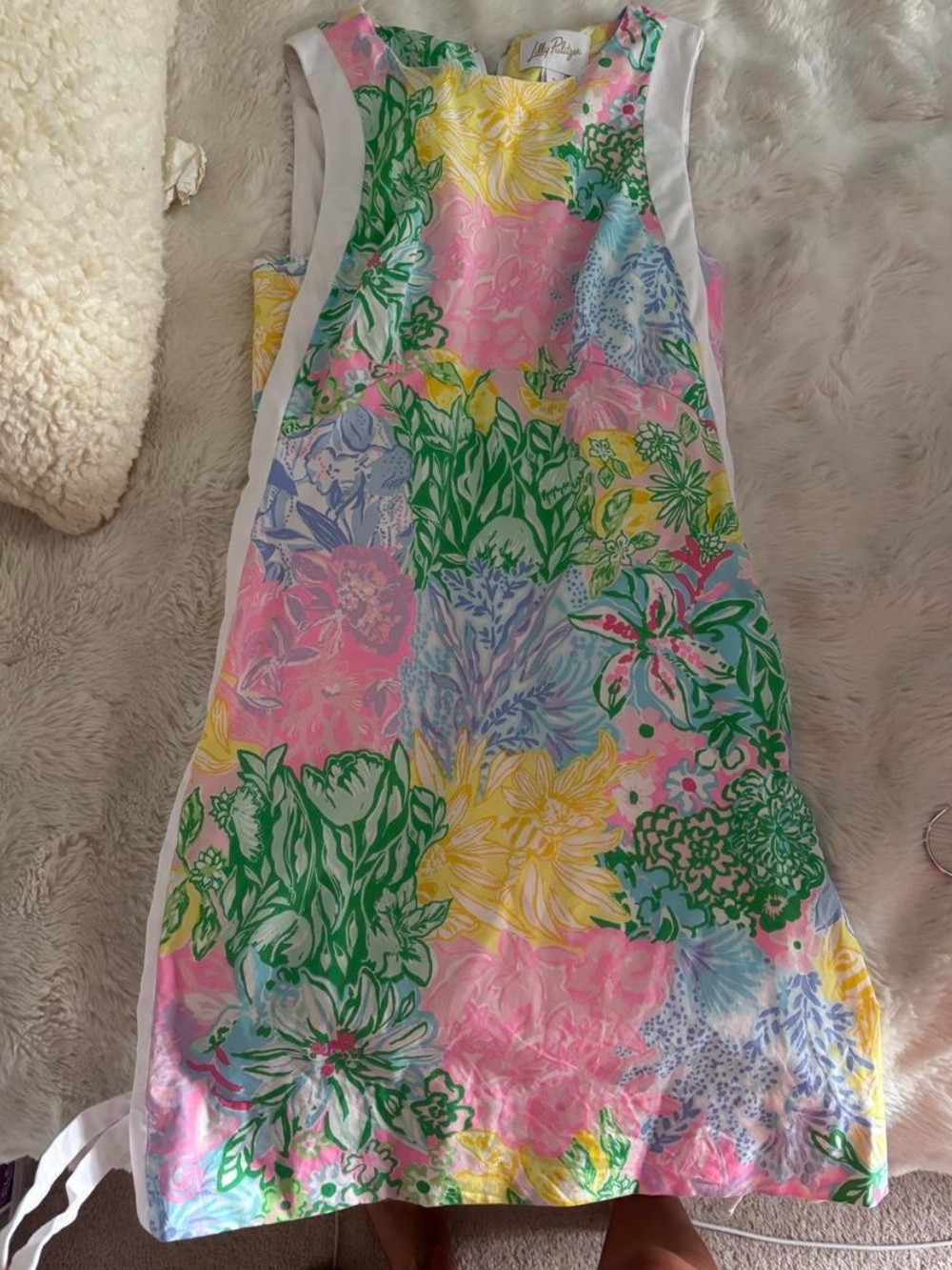 Lilly Pulitzer dress with multicolored floral and leaf print in a size 4 #lillyp